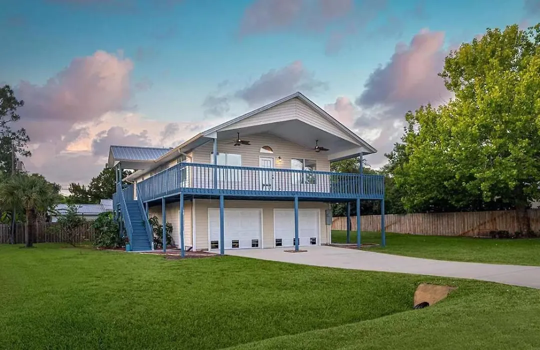 Five Bedroom Home In The Heart Of St Aug Beach-1