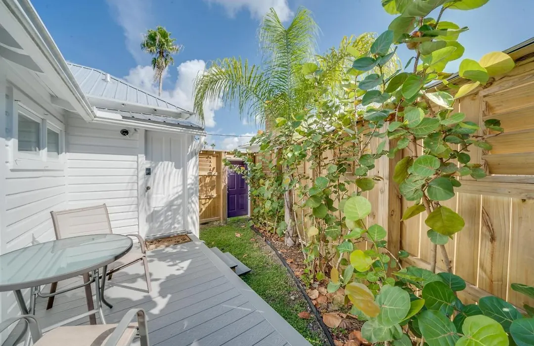 Updated Early 1900S 2Br Cottage Walking Distance To Downtown With Onsite Parking-1