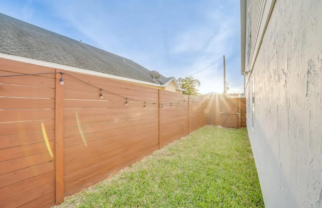 4Br House, 2 Blocks From The Beach-1