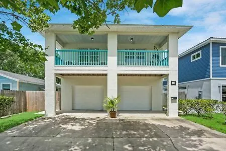 Casa Comares, Overlooks Lighthouse, Near Dt + Bch!-1