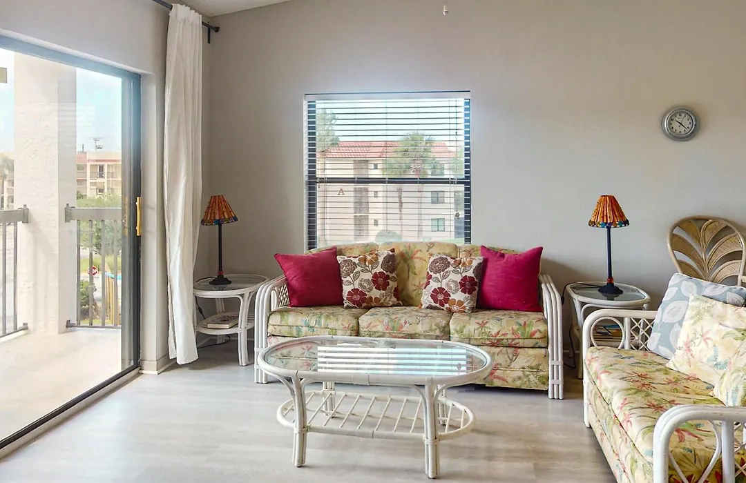Dog-Friendly Condo With Private Beach, Pools, Hot Tub, Tennis & Gym-1