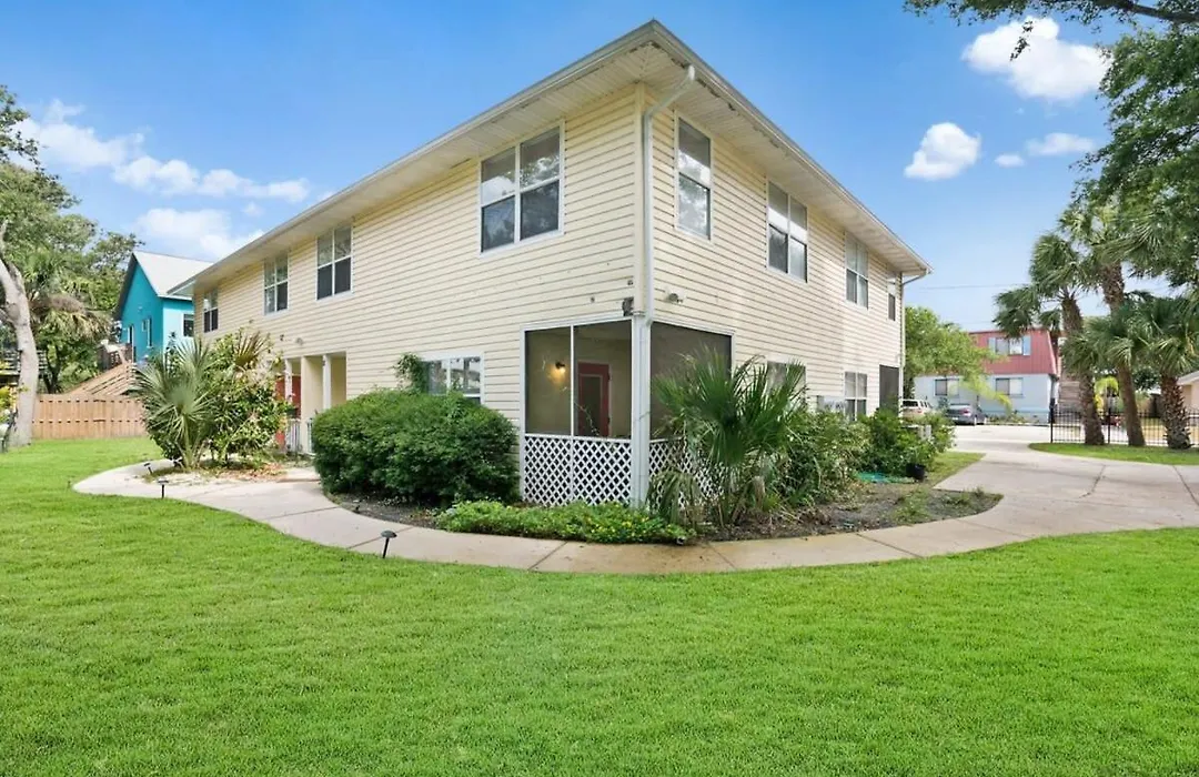 1 Block From St Aug Beach And A Street, Boho Apt With Tropical Vibes, Patio, 3 Parking Spots-1