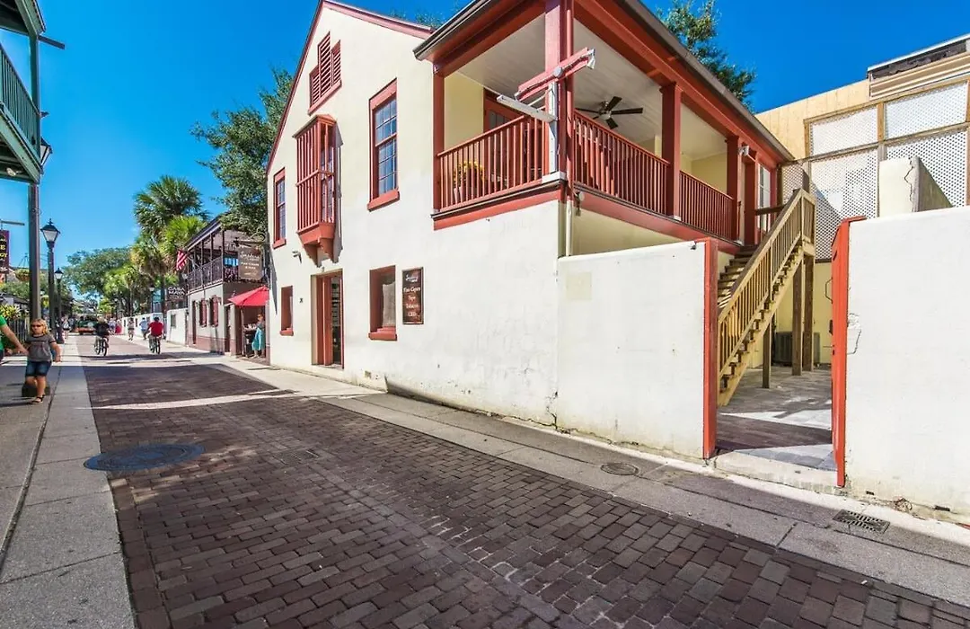 20 Hypolita - Luxury Downtown Apartment-1