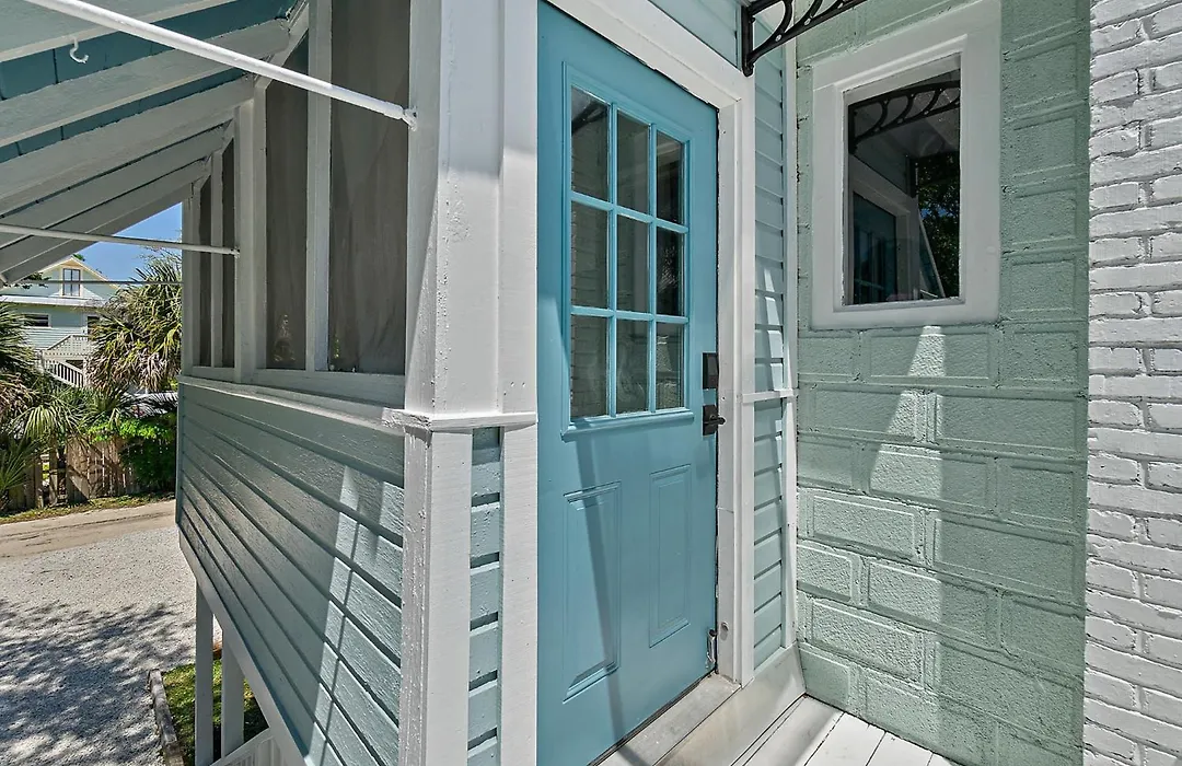 Casa Bella- Chic, Retro Apt- Steps To Historic District!-1