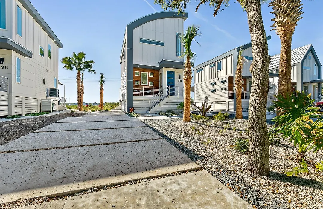 196 Riberia - Downtown Waterfront Luxury Home-1
