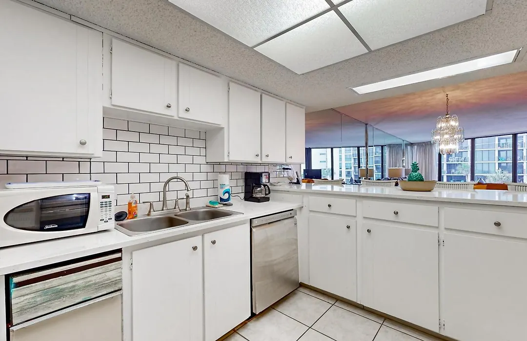Oceanfront Condo W/ Private Balcony & Stunning View - Boardwalk To Beach-1