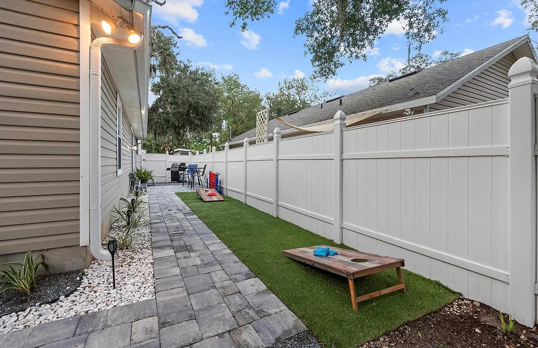 Peaceful Pearl Retreat- 5 Minutes To Downtown, 10 Minutes To Beach-1