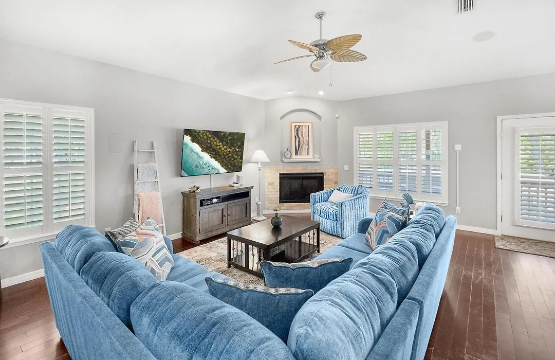 Pool + Hot Tub, Dock, Fishing, Near Beach!-1