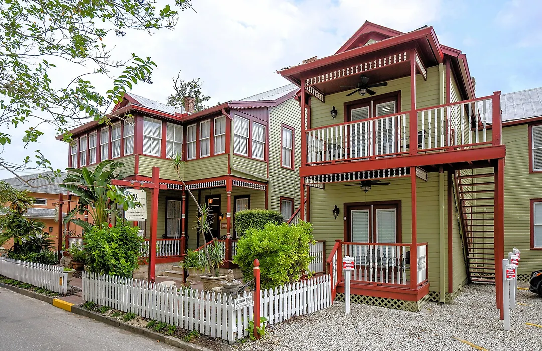 Victorian House Bed And Breakfast-1