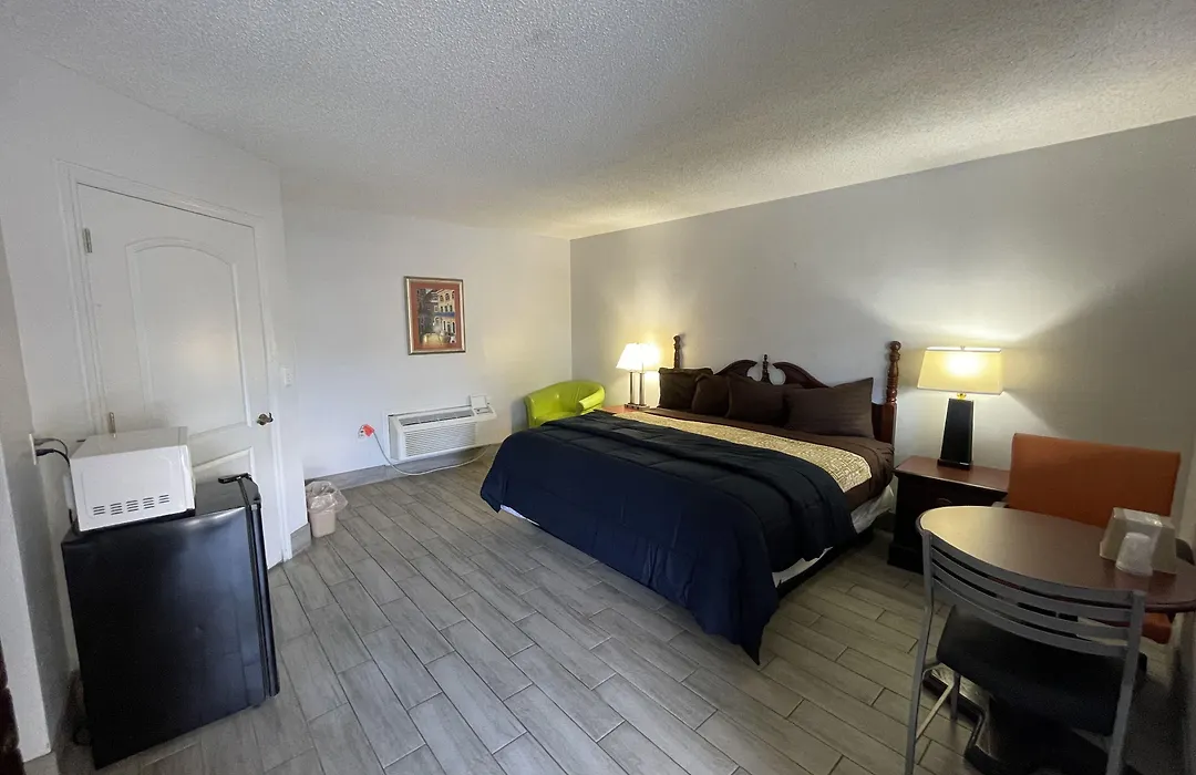 Castillo Inn-1
