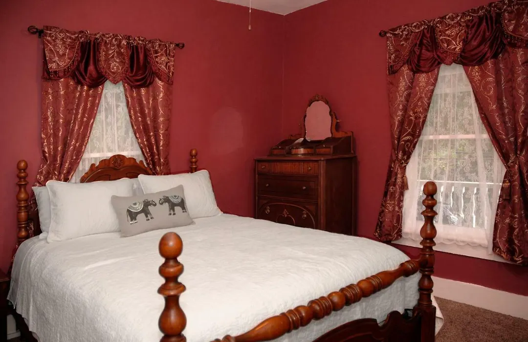 Historic Luxury Two Bedroom Apartment-1