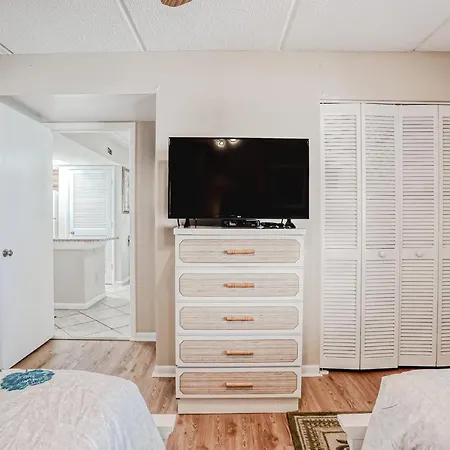 Oceanfront Windjammer Getaway-2