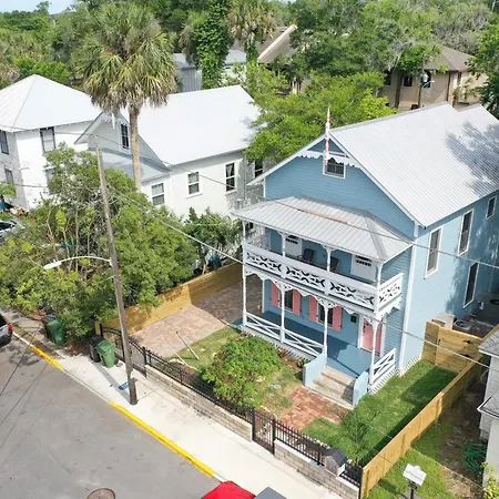 Classic Victorian Home Near Downtown With A Private Pool, Wifi, & Washer/Dryer-3