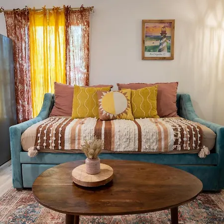 Recharge Getaway To Historic Downtown & Beach New Build-2