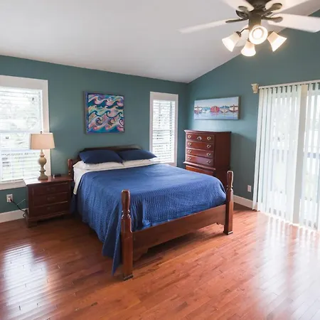 Five Bedroom Home In The Heart Of St Aug Beach-2