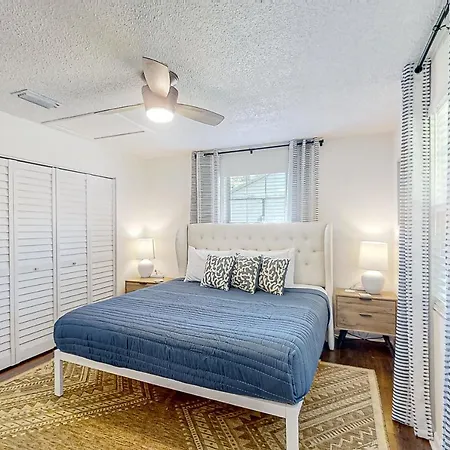 Dog-Friendly Home With Fenced Yard, Patio, Grill, & Park Across The Street-3