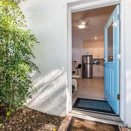 The Studio At Old Mission Walking Distance To Downtown And Onsite Parking-3