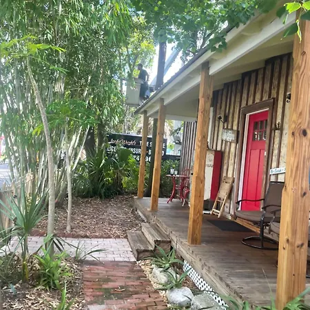150-Year-Old Lincolnville Cottage 3Bedroom 2Bath-2