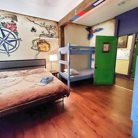 The Pirate Haus Inn-2