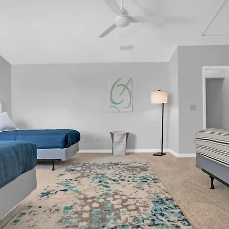 Sapphire Skies! Sweet Beach Condo Steps From The Sand And Surf-3