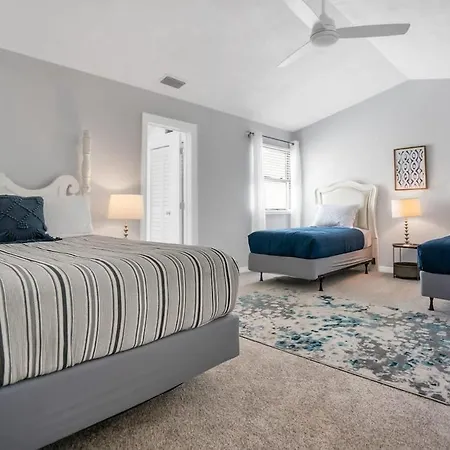 Sapphire Skies! Sweet Beach Condo Steps From The Sand And Surf-2