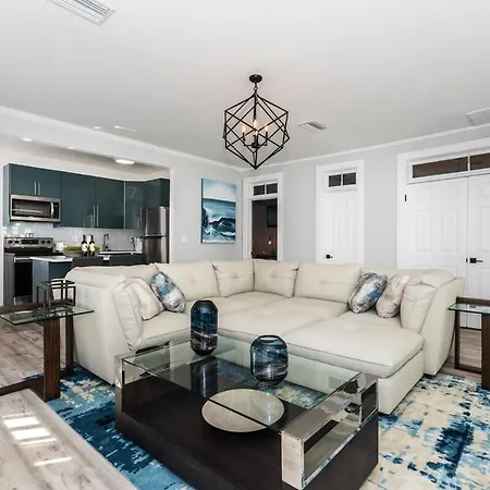 20 Hypolita - Luxury Downtown Apartment-2
