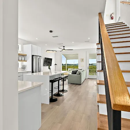 196 Riberia - Downtown Waterfront Luxury Home-3