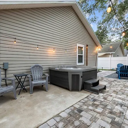 Peaceful Pearl Retreat- 5 Minutes To Downtown, 10 Minutes To Beach-3