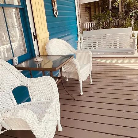 Charming Historic Downtown Apartment-3