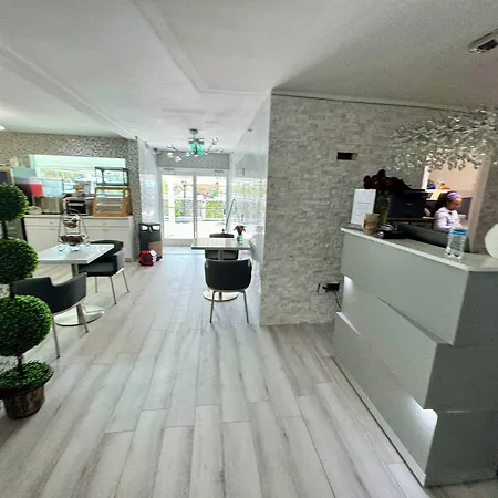 Ocean Sands Beach Boutique Inn-1 Acre Private Beach-St Augustine Historic-2 Miles-Shuttle With Downtown Tour-Heated Salt Water Pool Until 420Am-Popcorn-Cookies-New 4K Usd Black Beds- 69 Item Breakfast-Eggs-Bacon-Starbucks- Free Laundry- #904-799-Sand-2