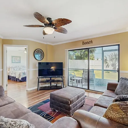 Waterfront Condo With Community Pools & Hot Tub - Walk To The Beach-3