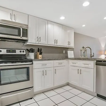 Ocean Views, Heated Pool, Private Patio, Steps To The Beach!-2